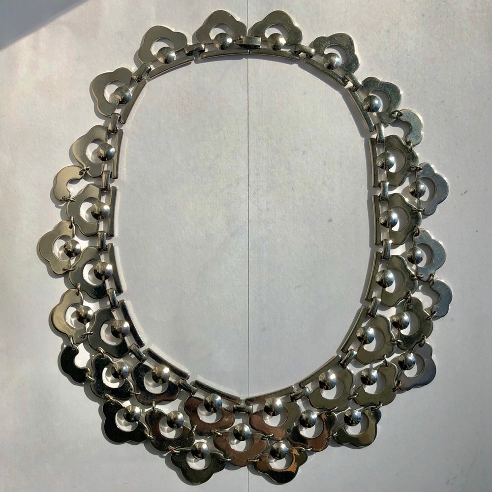 Silver Stella and dot necklace